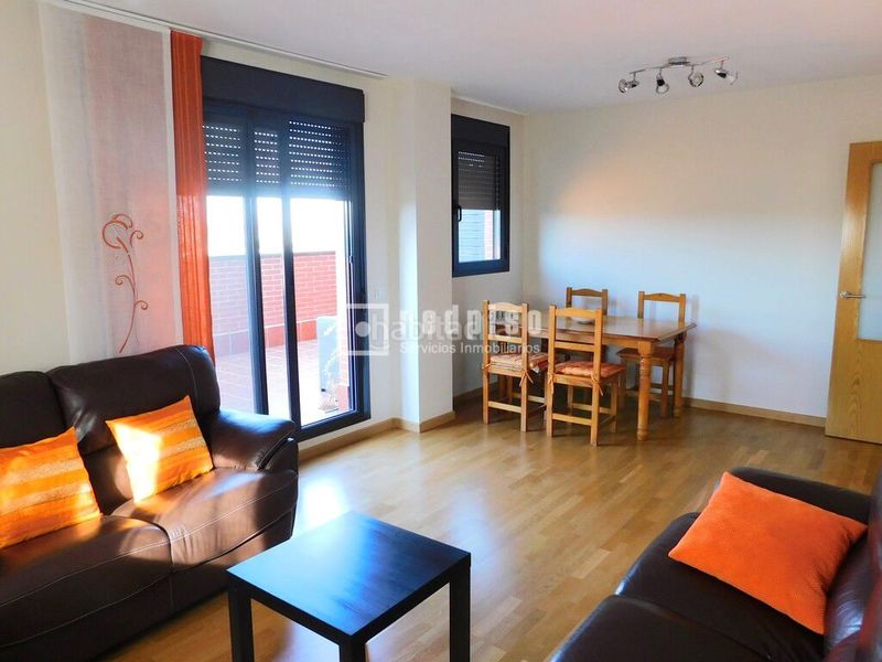 Foto 2903b18a-c95b-49cf-8152-cefca35d448f. Rent flat with heating parking pool in Butarque Madrid