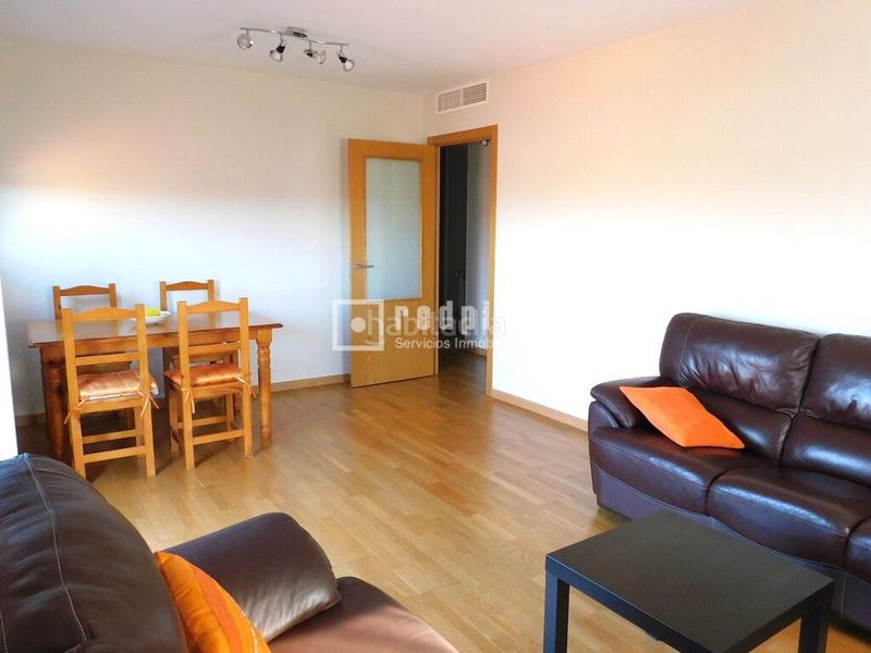 Foto d545849b-65fd-4b42-a16a-e2ae9546b568. Rent flat with heating parking pool in Butarque Madrid