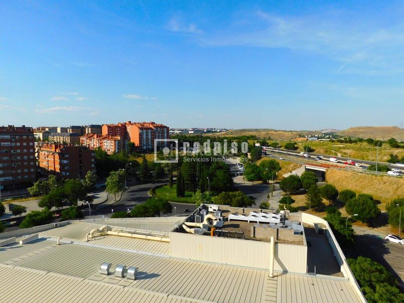 Foto d751baa7-5dfa-4593-8183-e71fa4fe6f5a. Rent flat with heating parking pool in Butarque Madrid