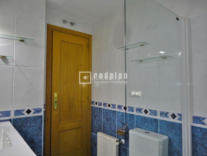 Foto 13fb9292-8699-425a-bfe1-73f5c4f6a82a. Lloguer pis amb calefacció aparcament piscina a Butarque Madrid