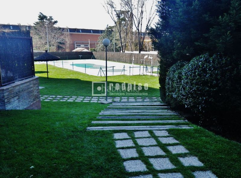 Foto a997c74a-60ba-4a93-b218-f63844eb6903. Lloguer pis amb calefacció aparcament piscina a Butarque Madrid