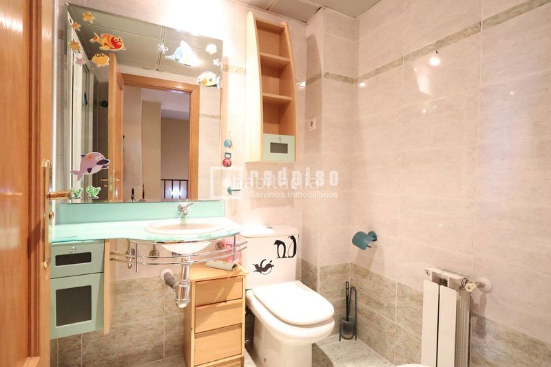 Foto 9400fb8e-c490-4098-ab11-aabbf5b7992f. Dúplex amb calefacció aparcament piscina a Butarque Madrid