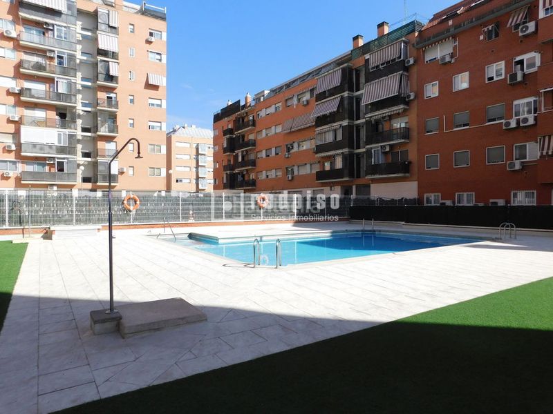 Foto a42af67e-211d-44a7-b852-8ee33d33349d. Dúplex amb calefacció aparcament piscina a Butarque Madrid
