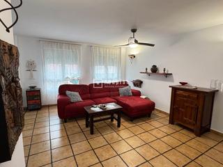 Piso  Francfort. Redpiso vende estupendo piso al lado de metropolitano.  dos dorm