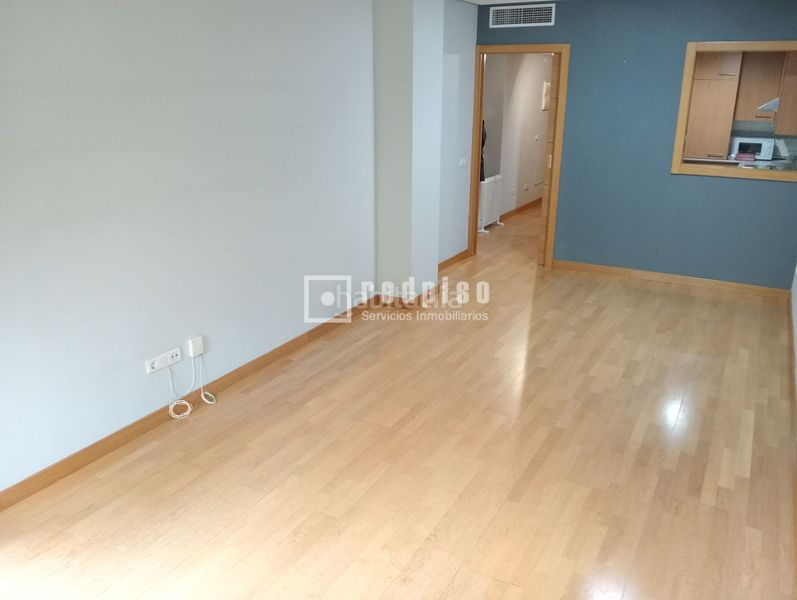Foto 38176925-6414-4e6a-8fcc-afa77b47ede9. Rent flat with heating parking pool in Rejas Madrid