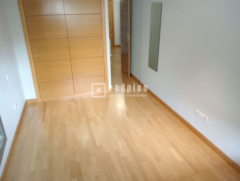 Foto 9a99ca77-eee4-4e40-b6fa-daf637d80f5b. Rent flat with heating parking pool in Rejas Madrid