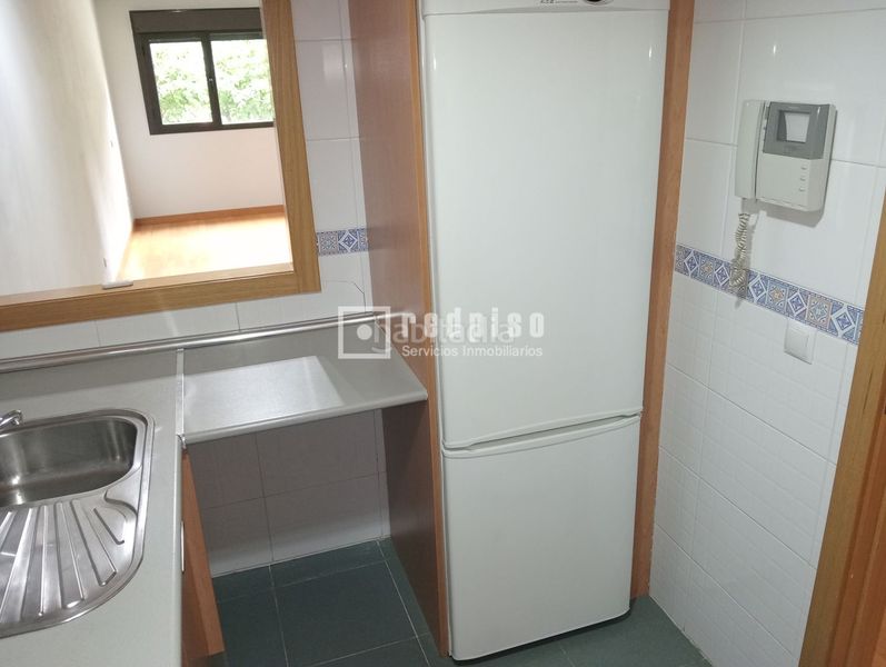 Foto bf027039-ee2e-48c9-bc00-705c18d7e7c5. Rent flat with heating parking pool in Rejas Madrid