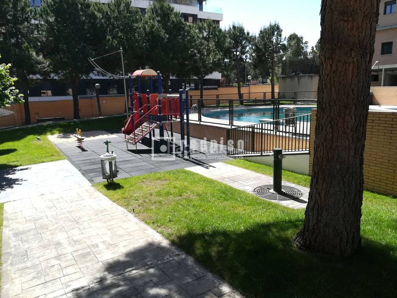 Foto c8426d07-b8a5-45d3-b655-e4d62f6c3009. Rent flat with heating parking pool in Rejas Madrid