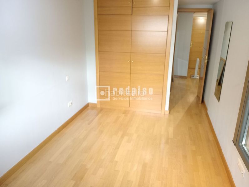 Foto fa3388a1-d752-492c-b18e-53f9ebcb6dae. Rent flat with heating parking pool in Rejas Madrid