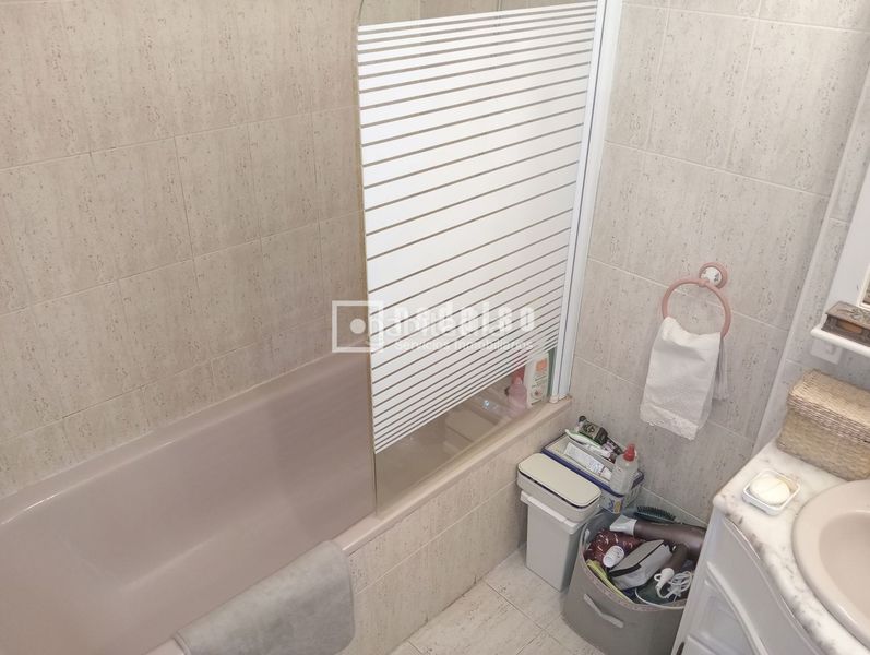 Foto 49ecb487-e5b6-48f7-bfa3-d198de91073d. Pis amb calefacció aparcament piscina a Rosas - Musas Madrid