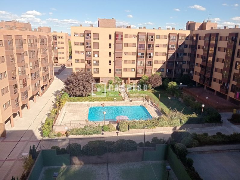 Foto 1d62dfca-ac35-44ab-b997-7468e91b6d57. Lloguer pis amb calefacció piscina a Rejas Madrid