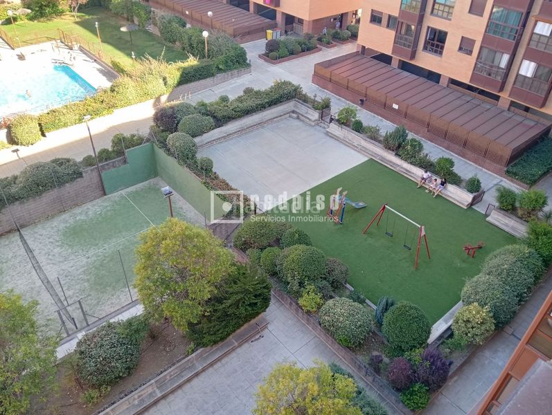 Foto 39fa6eb9-687c-409b-a010-2d01bc981c4a. Lloguer pis amb calefacció piscina a Rejas Madrid