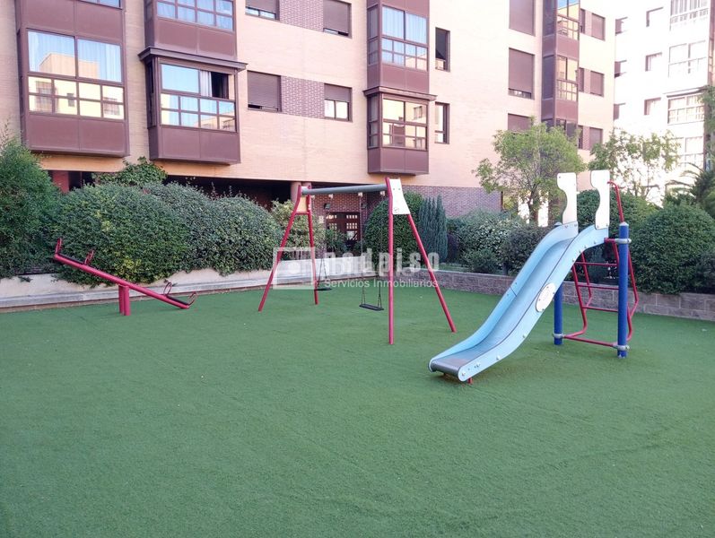 Foto 9c8c1ec3-9430-467f-87cf-0d2074359ede. Lloguer pis amb calefacció piscina a Rejas Madrid