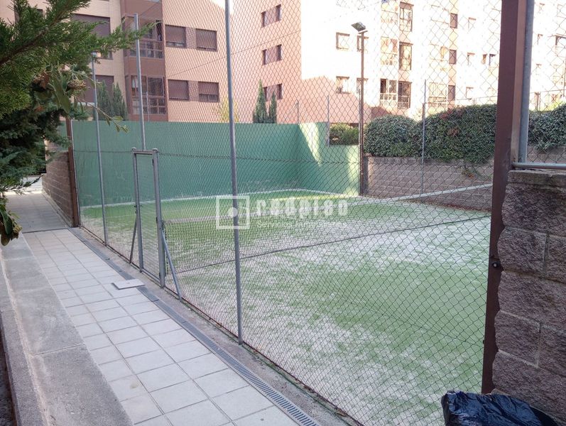 Foto fa99bd60-422a-44d1-a776-645203e9a193. Lloguer pis amb calefacció piscina a Rejas Madrid