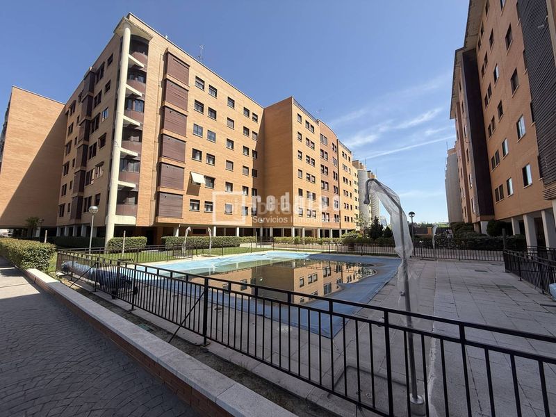Foto 124172cb-07ab-40b2-826d-16bd0b8b82de. Flat with heating parking pool in Las Tablas Madrid