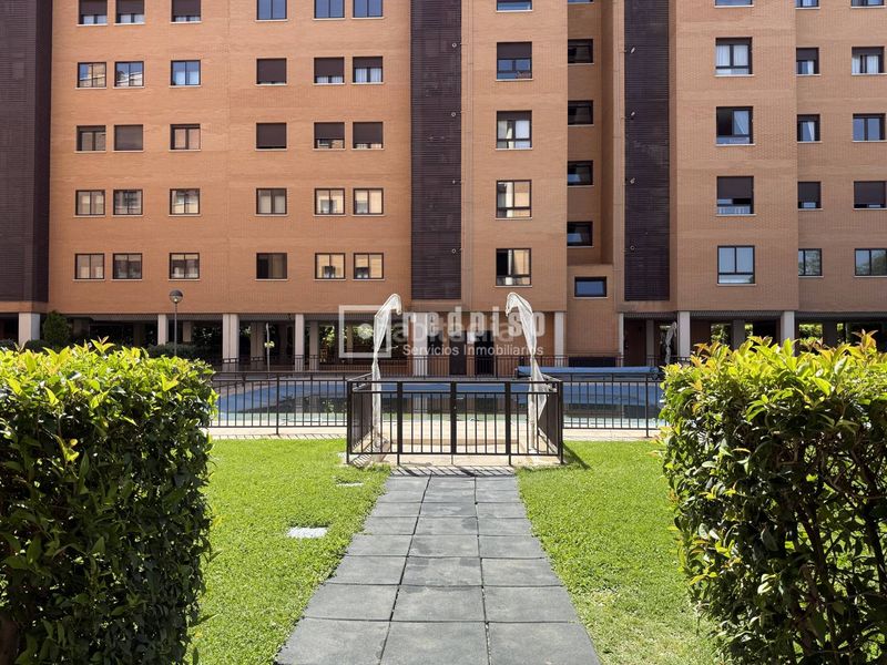 Foto 5c92e685-f52d-40fe-b221-e9096fdf4a5c. Flat with heating parking pool in Las Tablas Madrid
