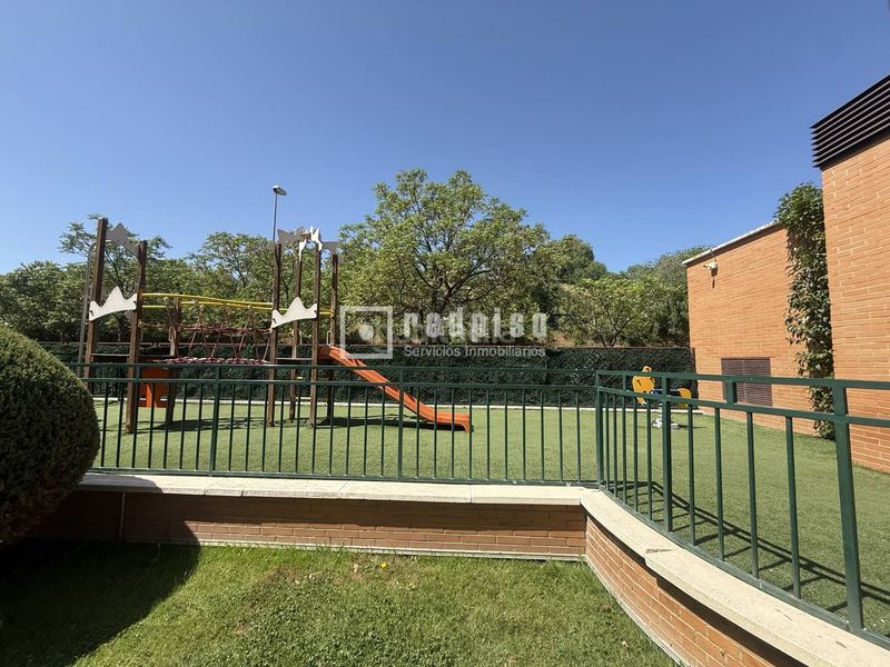 Foto 76d03249-feae-41e2-8fb0-bdcf5fcd22fe. Flat with heating parking pool in Las Tablas Madrid