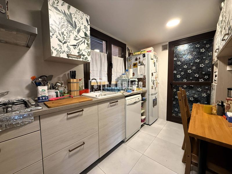 Foto cb73fed4-9801-4464-aa18-cf3b645b0f0a. Flat with heating parking pool in Las Tablas Madrid