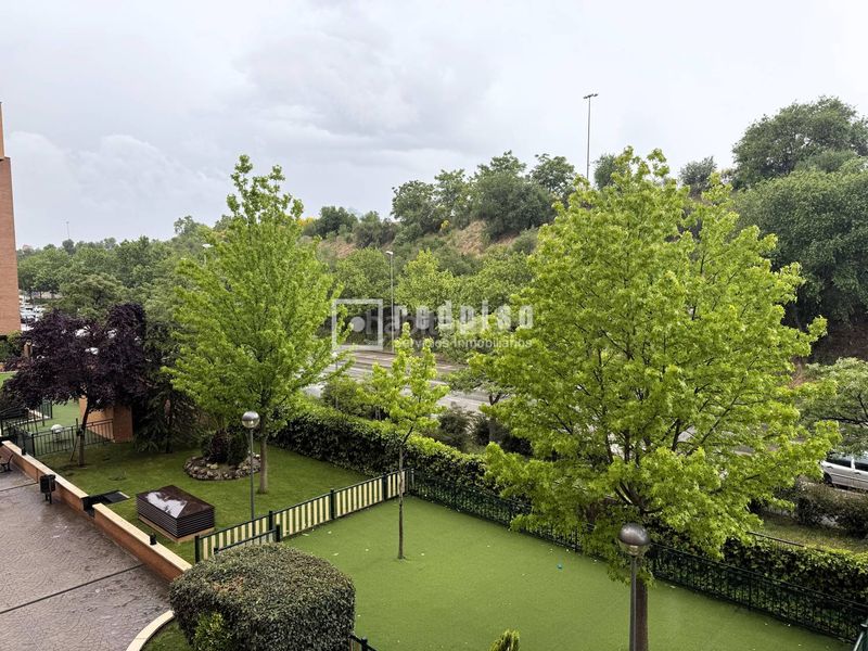 Foto e76bce99-cd40-4191-add6-6bac5dc0a806. Flat with heating parking pool in Las Tablas Madrid
