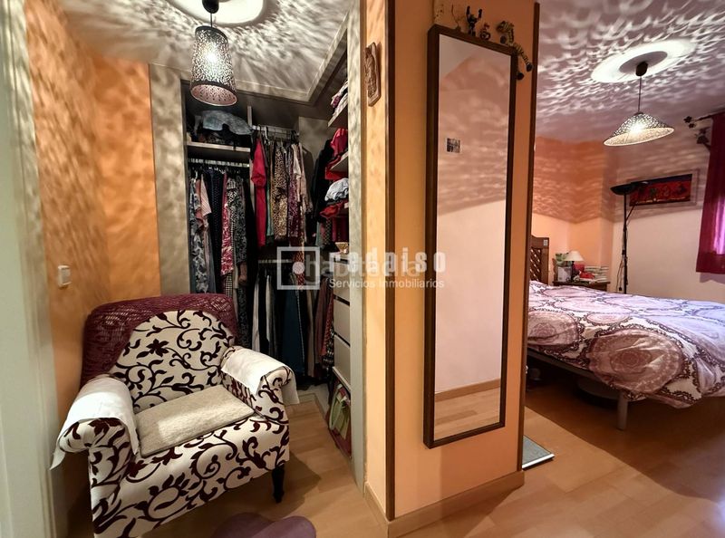 Foto eb7fe3f7-7e66-496c-98b7-a4abad295771. Flat with heating parking pool in Las Tablas Madrid
