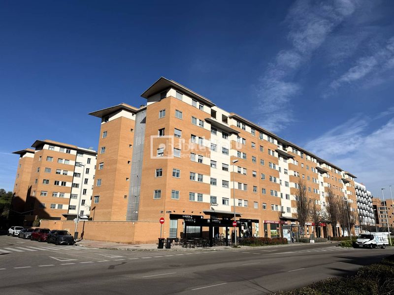 Foto 8914b846-47e1-49a6-840a-279f97149f3c. Flat with heating parking pool in Las Tablas Madrid