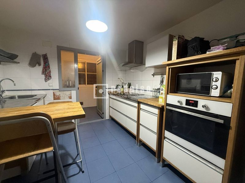 Foto 90bbb4a6-5b4a-4b3f-a5d6-c39247191701. Flat with heating parking pool in Las Tablas Madrid