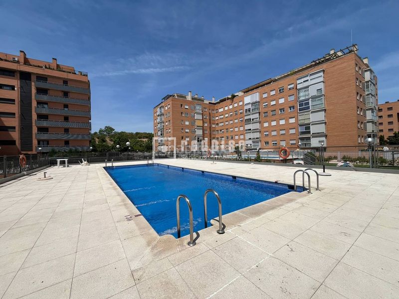Foto 9bf31058-7b17-4b03-92a5-95e330c0bca9. Pis amb calefacció aparcament piscina a Las Tablas Madrid