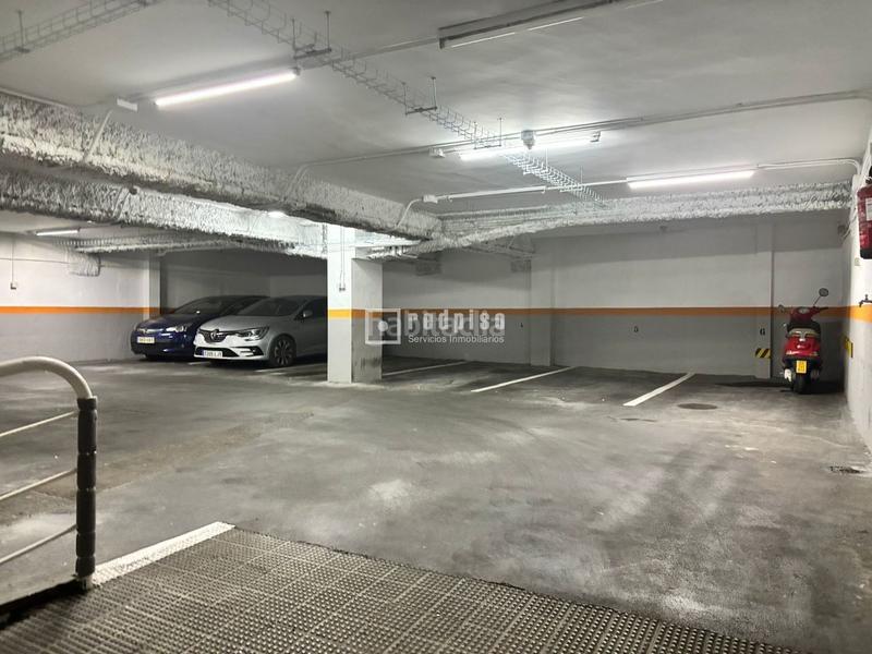 Foto bd77956f-4100-4536-a091-08aa058f04ae. Parking coche plaza de garaje en venta en malasaña universidadcentro. en Madrid