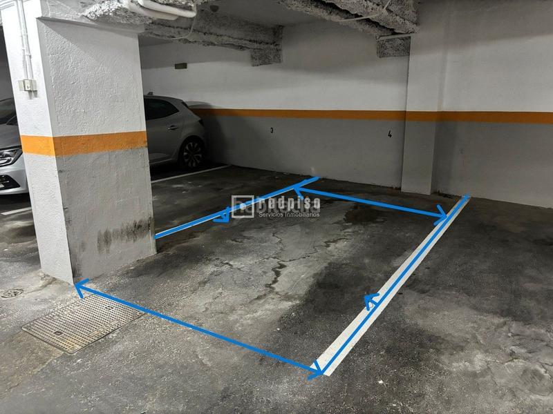 Foto e588a671-9ce8-43f4-b2f3-54e8503e2aa5. Parking coche plaza de garaje en venta en malasaña universidadcentro. en Madrid