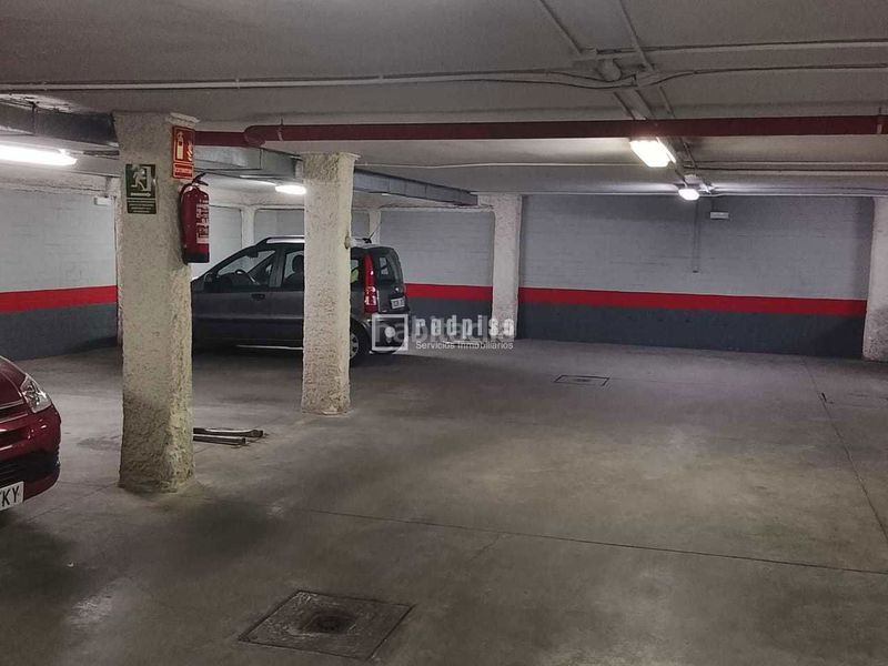 Foto ef0e61f6-8c72-4ea0-bb8c-76b68c290302. Posto auto in Arapiles Madrid