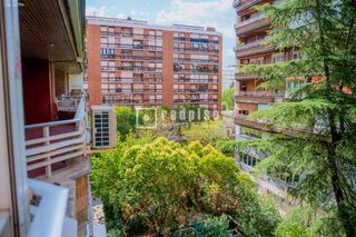 Etagenwohnung  De san bernardo. Increíble piso a la venta en el corazón de chamberí