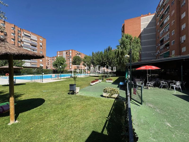 Foto 5f460517-46dc-4d37-aafa-61c513ae912e. Pis amb calefacció aparcament piscina a La Serna Fuenlabrada