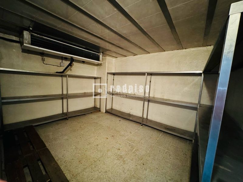 Foto b050ad96-b117-46e0-a0b7-7b343d60d2af. Local comercial a Centro Fuenlabrada