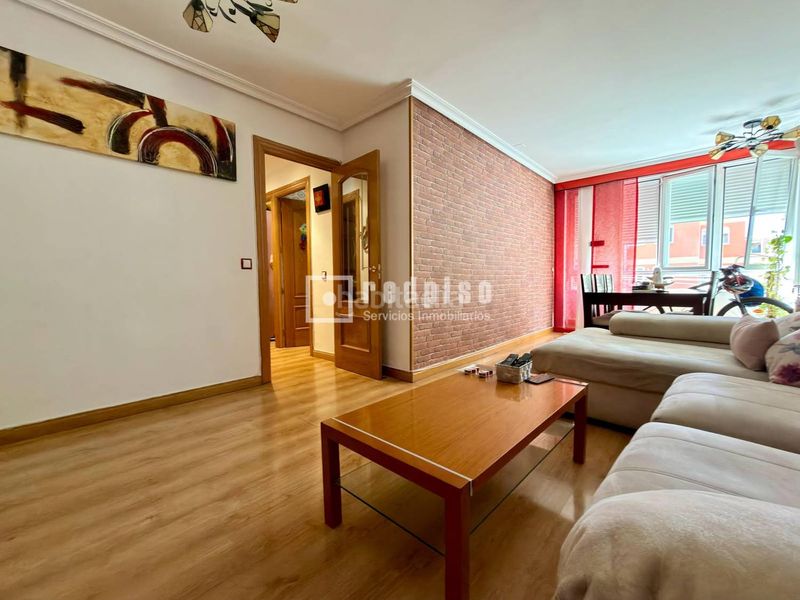 Foto f3b0e392-83e5-4d46-a237-ff5b28edbd86. Piso en Centro Fuenlabrada