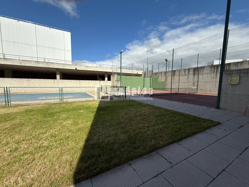Foto 0148909a-8edd-413c-8229-0fd77bcb5c65. Loft amb calefacció aparcament piscina a Zona Industrial Tres Cantos