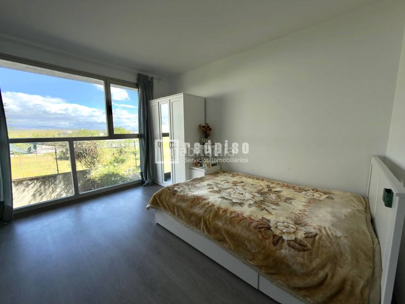 Foto 23025f78-0794-4af4-9ba5-3f69fc88c1f0. Loft amb calefacció aparcament piscina a Zona Industrial Tres Cantos