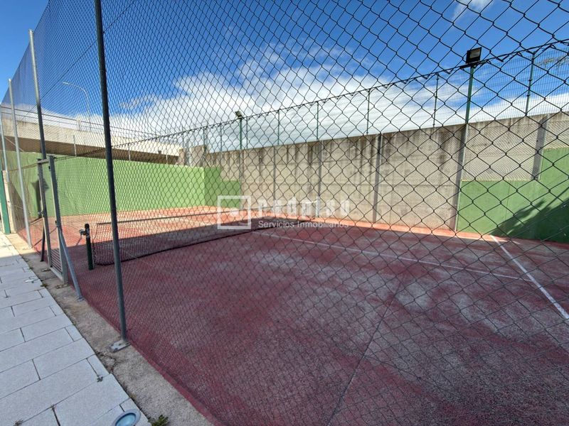 Foto ab00deb9-cf9b-4723-a8f3-4eece3f781ef. Loft amb calefacció aparcament piscina a Zona Industrial Tres Cantos