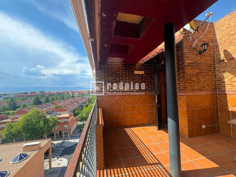 Foto 5a4c5d15-6455-4b07-91c5-e5a7e85ecd45. Àtic amb calefacció aparcament a Estación-Centro Tres Cantos