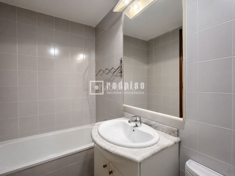 Foto 5d274144-a467-4283-8fb3-4d325063b3b8. Àtic amb calefacció aparcament a Estación-Centro Tres Cantos