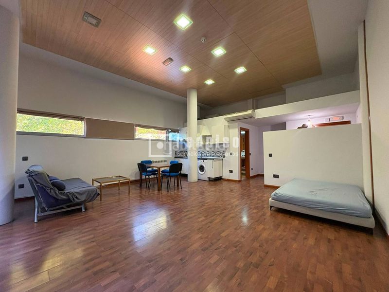 Foto 51f66881-d96a-485b-9dd1-9b8f9e3ac614. Loft amb calefacció aparcament piscina a Zona Industrial Tres Cantos