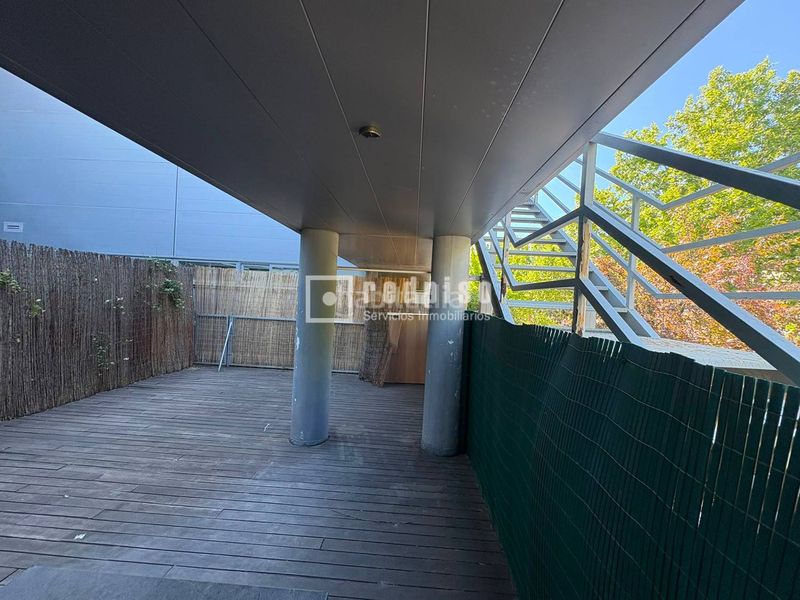 Foto d2698096-142e-46f1-86fc-8de4541b3300. Loft amb calefacció aparcament piscina a Zona Industrial Tres Cantos