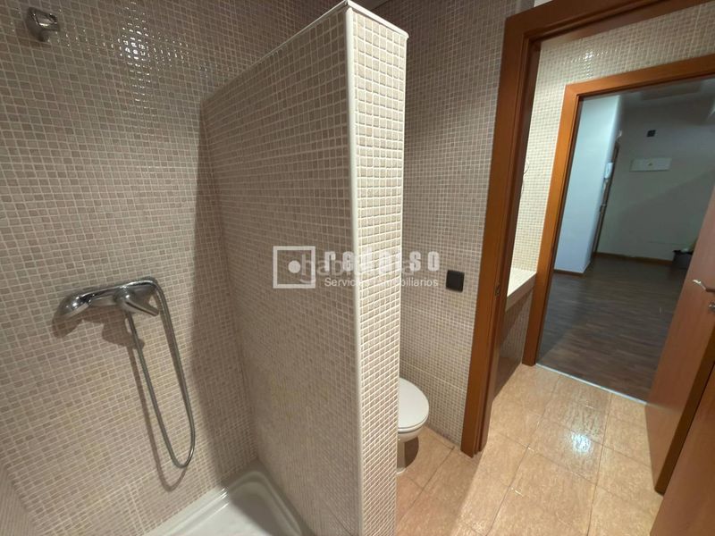 Foto 203c5489-6317-4d72-80c6-714304c9f198. Loft amb calefacció aparcament piscina a Zona Industrial Tres Cantos