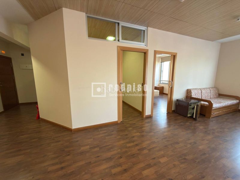 Foto 2d40c285-d553-47c7-bfb1-554c15ced87e. Loft amb calefacció aparcament piscina a Zona Industrial Tres Cantos