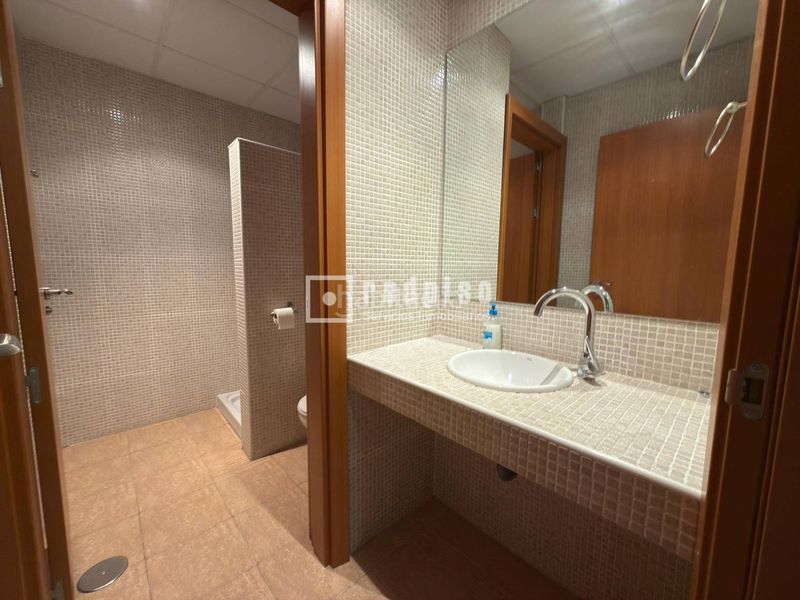 Foto 59ec1c93-1eee-4954-80c3-528eda60b083. Loft amb calefacció aparcament piscina a Zona Industrial Tres Cantos