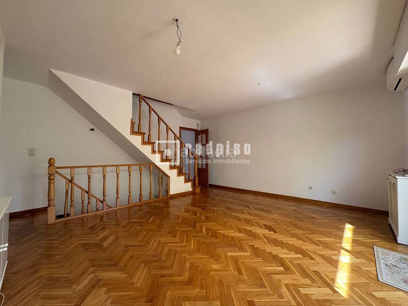 Foto b8a6d409-df43-410f-ab46-f61176e376f0. Chalet en Estación-Centro Tres Cantos