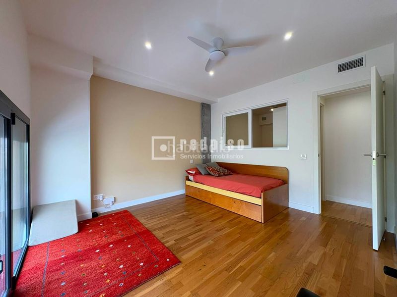 Foto 42ee9b63-8722-4a81-b94b-89b88654113f. Loft amb calefacció aparcament piscina a Zona Industrial Tres Cantos
