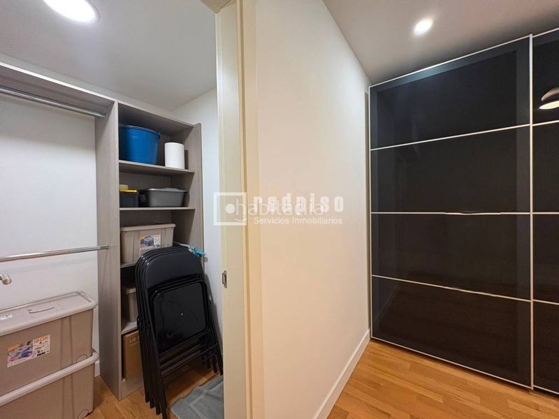 Foto b5b02a2a-f4aa-4b8a-bf26-15136cb1524b. Loft amb calefacció aparcament piscina a Zona Industrial Tres Cantos