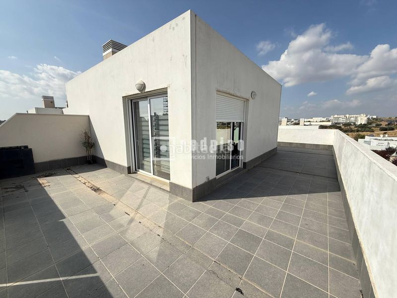 Foto bdc0afa3-6723-478f-835b-575c9272d6c5. Chalet with heating parking in primera fase-nuevo Tres Cantos Tres Cantos