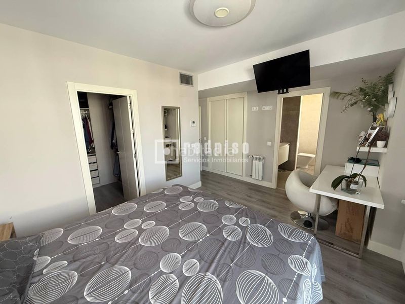 Foto c8af800e-2fb5-4a7d-b8d9-dca127bc0416. Chalet with heating parking in primera fase-nuevo Tres Cantos Tres Cantos