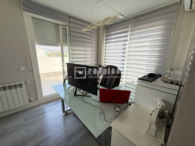 Foto e0515353-b512-428c-b482-0b36a683a9ea. Chalet with heating parking in primera fase-nuevo Tres Cantos Tres Cantos